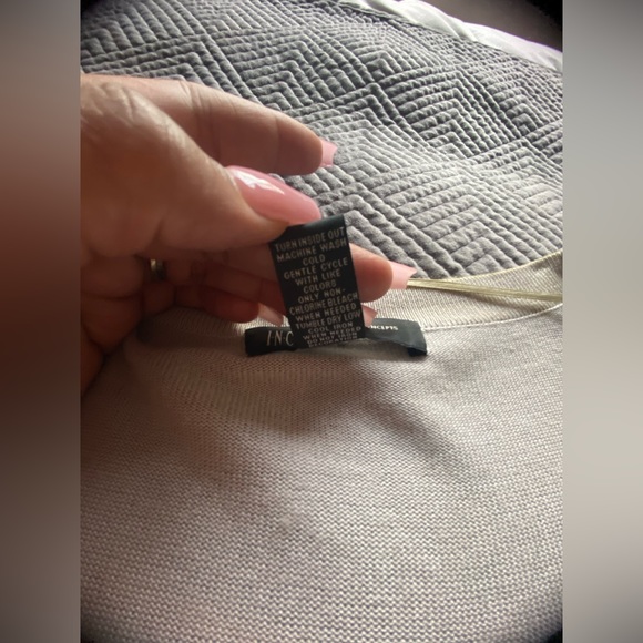 Gorgeous Sequined Cardigan Top - INC - Shortsleeve - Picture 6 of 7